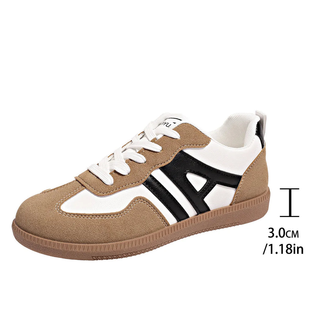 Women's retro lace-up jogging shoes in black with colour matching details and platform sole