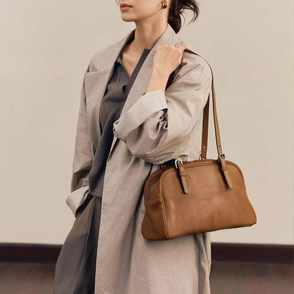 Women's retro genuine leather shoulder bag in horizontal square design with large capacity