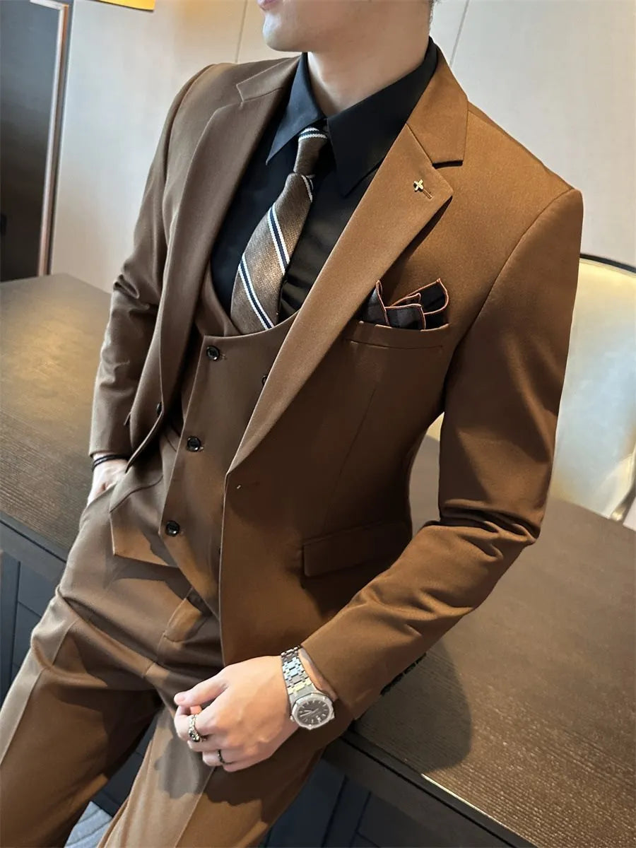Men's slim fit formal business suit in chemical fibre blend fabric in dark green colour