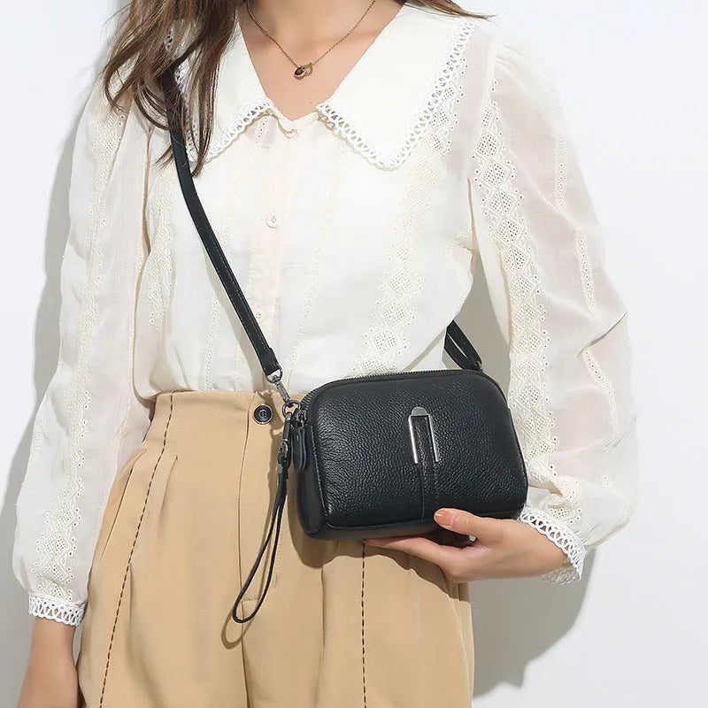 Genuine leather women's square shoulder bag in urban style, dimensions 19cm by 13cm by 6cm