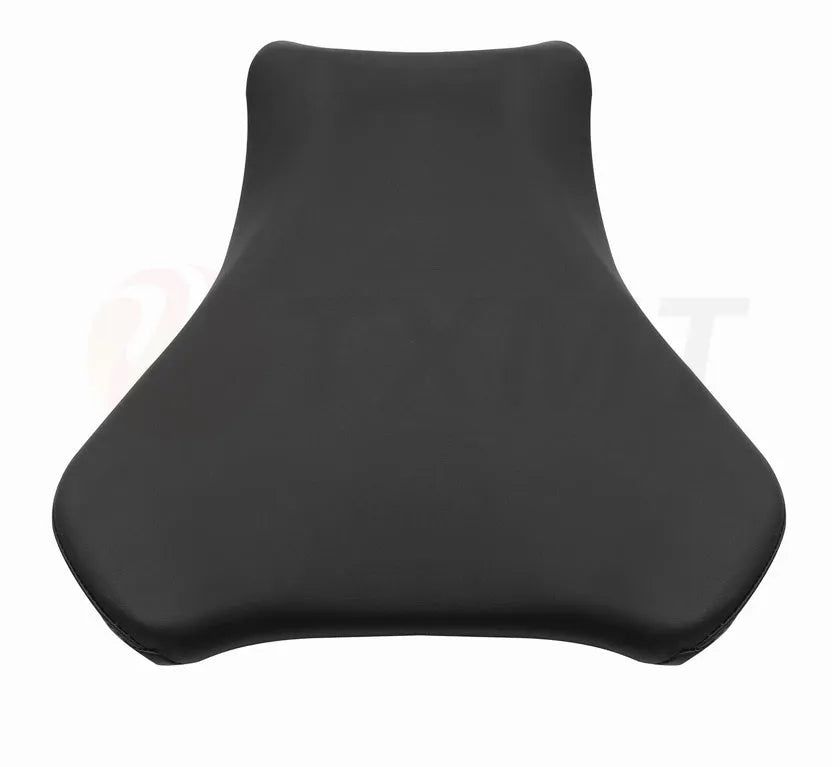 Suzuki GSXR1000 motorcycle with black PU leather front and rear seat covers installed.