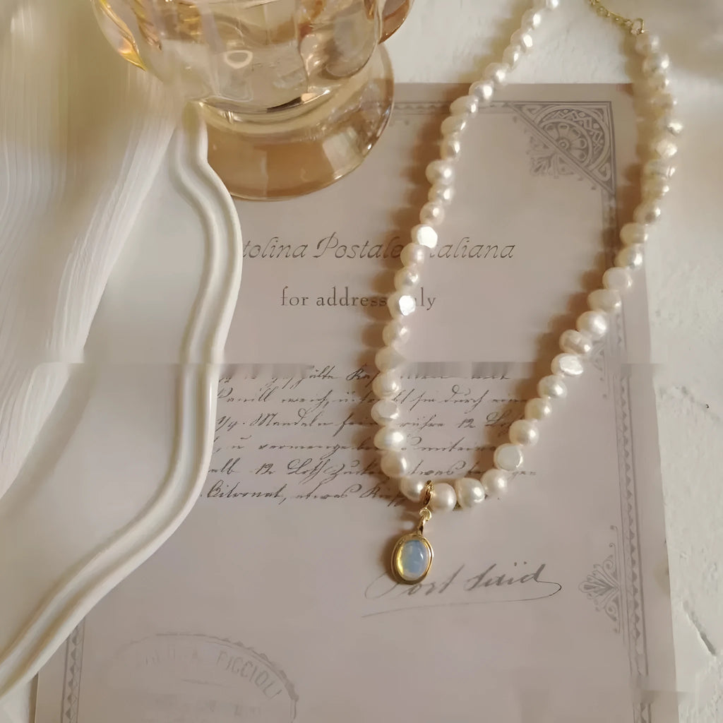 French Court vintage geometric pearl necklace made from alloy with adjustable length.