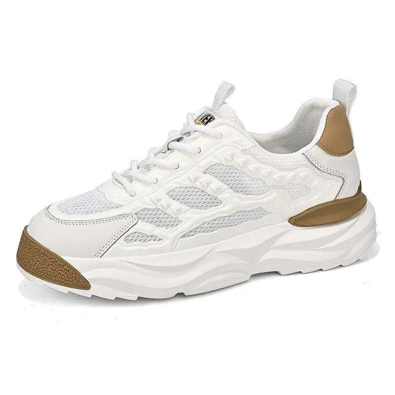 Men's solid colour casual shoes with breathable mesh upper in black or white.