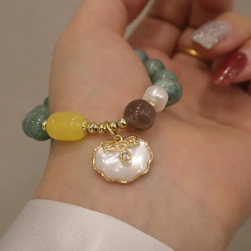 Natural green jade shell bracelet for women with casual styling