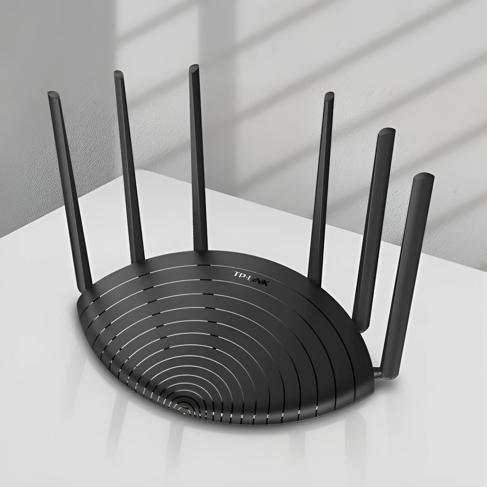 AC1900 Gigabit wireless router with easy display showing network status indicators