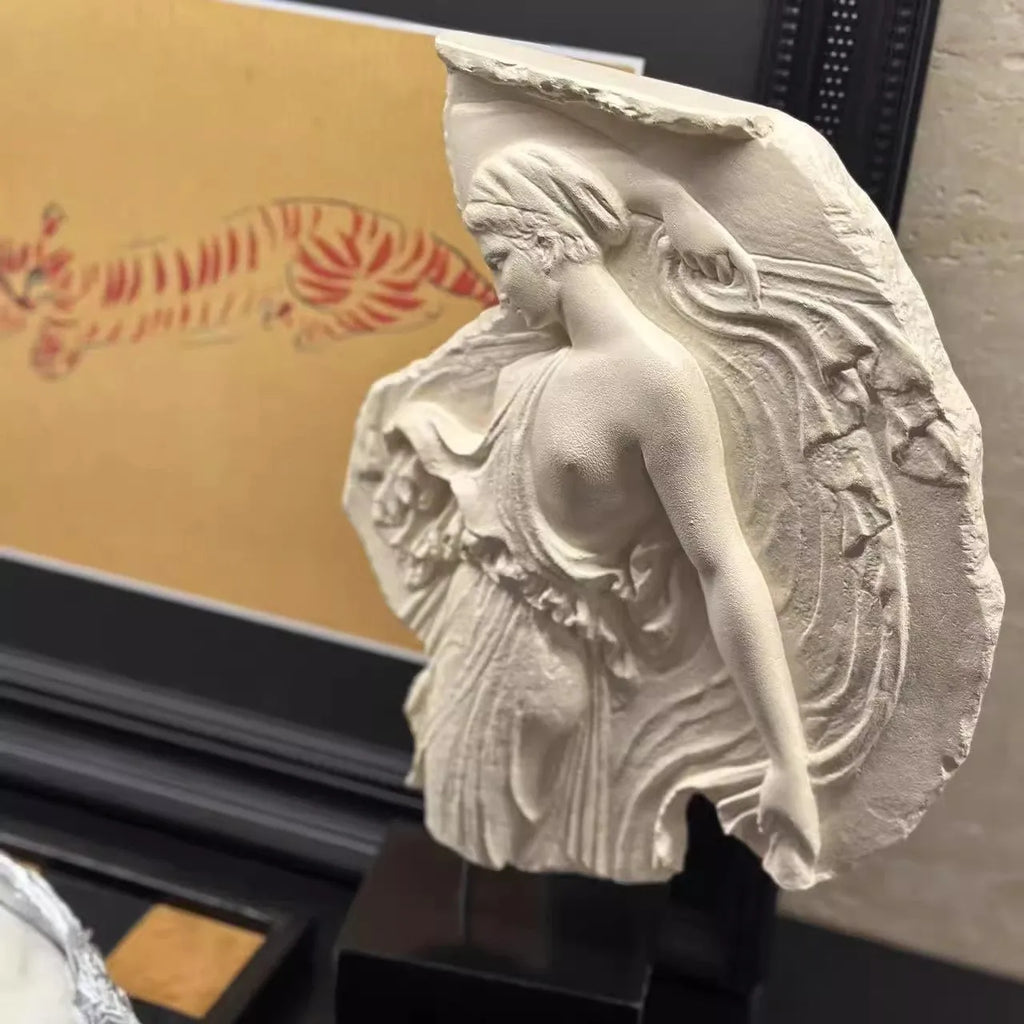 Italian-style wine goddess ornament sculpture in synthetic resin, 35cm height modern decor