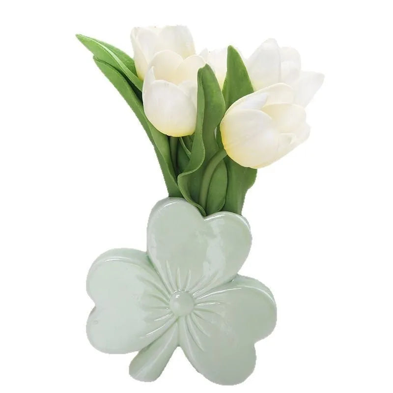 Clover-shaped white porcelain ceramic vase in European style with choice of four colours