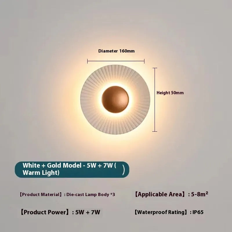 Round aluminium wall lamp with LED light source in white and gold colour combination